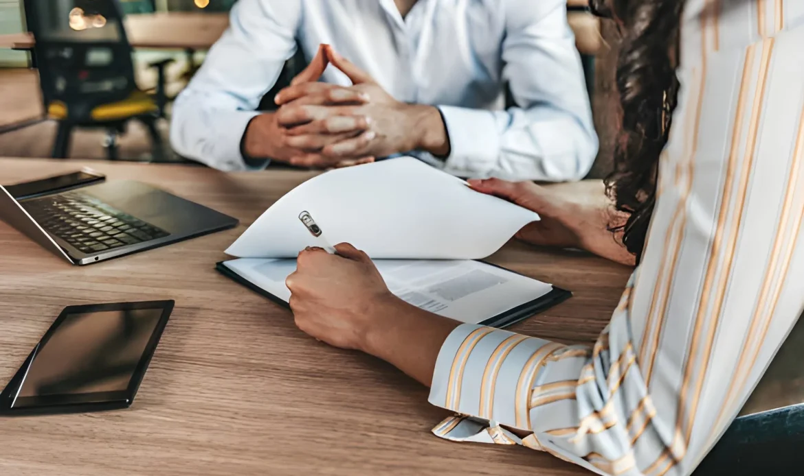 Mengenal Hukum Dagang di Indonesia: Pengertian, Dasar Hukum, dan Pendapat Ahli